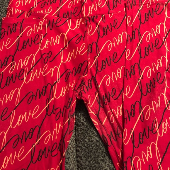 🔹 4 for $30 Lularoe valentines leggings - Picture 1 of 3